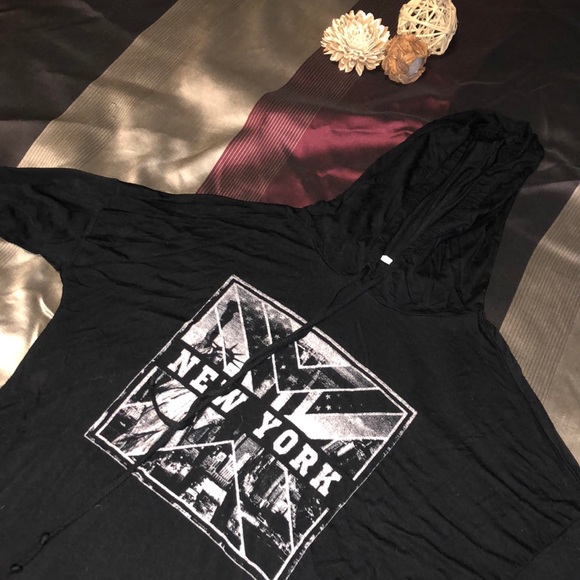 Cute New York Hooded Shirt - Picture 2 of 2